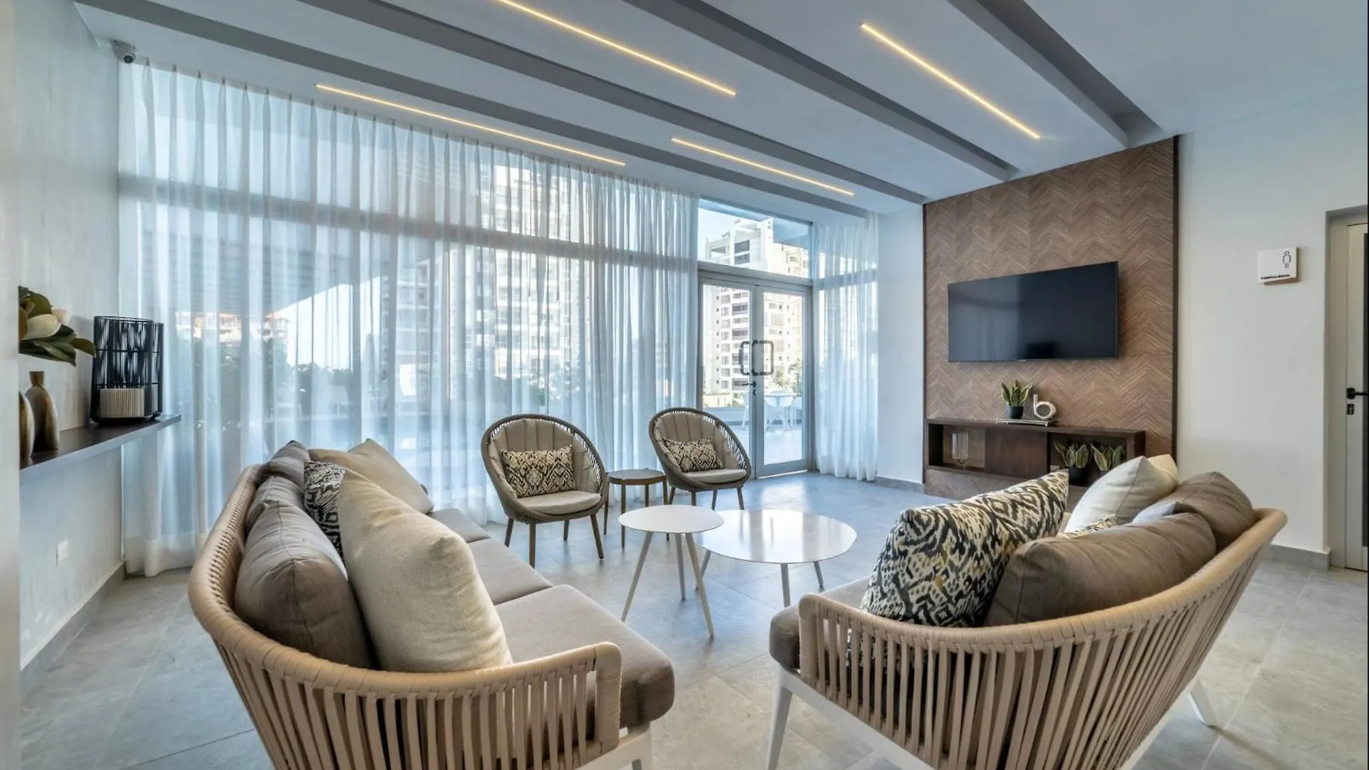 Your Downtown Oasis Comfort And Style Santo Domingo